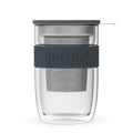 Doppelwandiger Glasbecher mit Sieb und Deckel - Teekränzchen